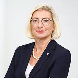 Elisabeth Stadler (portrait, © Ian Ehm)