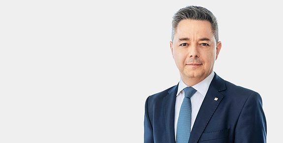 Gábor Lehel, CIO (portrait, © Marlene Fröhlich)