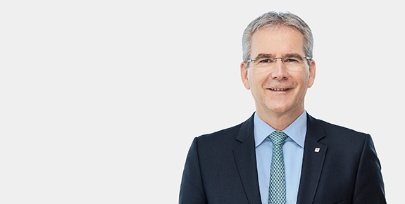Hartwig Löger, CEO (portrait, © Marlene Fröhlich)